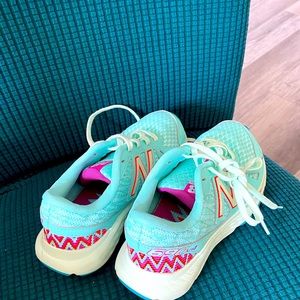 Nike Girls size 2.5 OBO